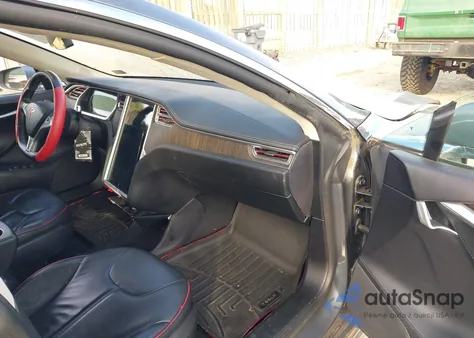 2013 Tesla Model S Performance из США, поврежденный, VIN 5YJSA1CP6DFP05588